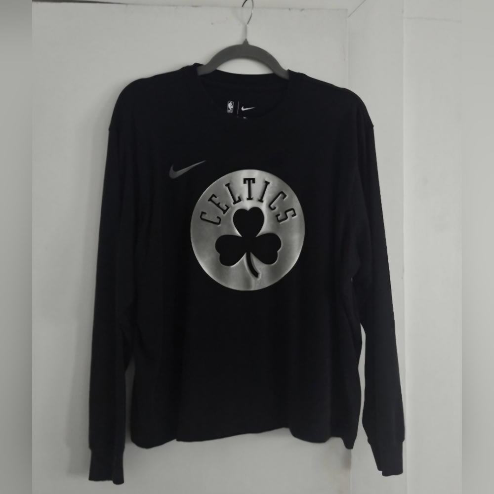 Nike Boston Celtics Long Sleeve Shirt